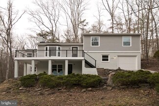 1206 Lakeview Dr, Cross Junction, VA 22625