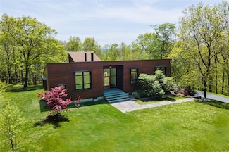 82 Moadock Rd, Millerton, NY 12546