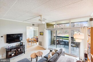 2122 Green Watch Way Unit 200, Reston, VA 20191