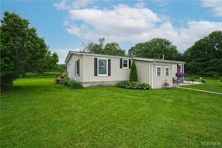 5886 Fox Valley Rd, West Valley, NY 14171
