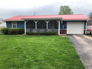 816 Stadium Dr, Greencastle, IN 46135