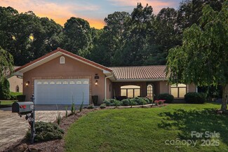 26 Ocaso Dr, Asheville, NC 28806