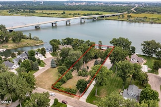 3310 Sandy Ln, Mandan, ND 58554