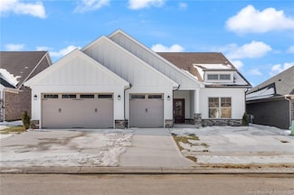 3044 Bridlewood Ln Unit 241, New Albany, IN 47150