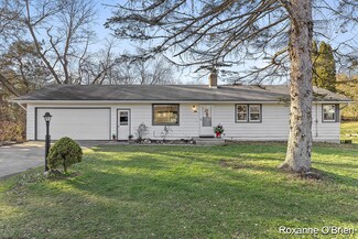 225 Collindale Ave NW, Grand Rapids, MI 49504