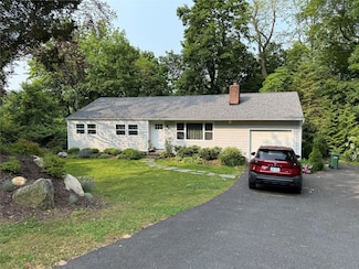 604 High St, Port Jefferson, NY 11777