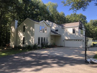 5859 N 24th St, Kalamazoo, MI 49004