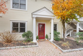 51 Forest Ave Unit 67, Old Greenwich, CT 06870