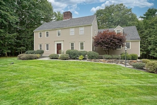 18 Bradley Ln, North Hampton, NH 03862
