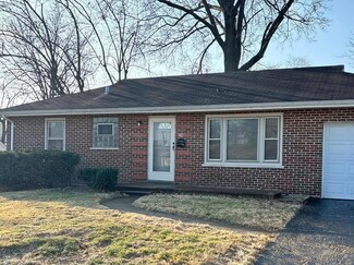 34 Hawkesbury Dr, Saint Louis, MO 63121
