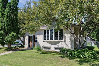 102 11th Ave N, Hopkins, MN 55343
