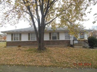 1041 Fenton St, Aurora, IL 60505