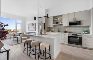 93 Bennington St Unit 304, Revere, MA 02151