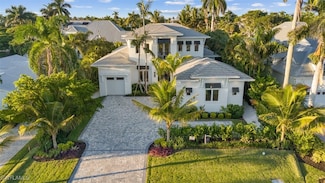 493 8th Ave S, Naples, FL 34102