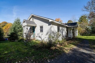 31 Mchugh Rd, Graniteville, VT 05654