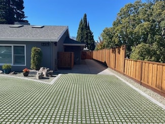 843 Southampton Dr Unit A, Palo Alto, CA 94303