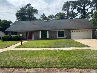 7866 Apollo Dr, Pensacola, FL 32506