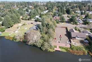 697 Island Cir SE, Ocean Shores, WA 98569