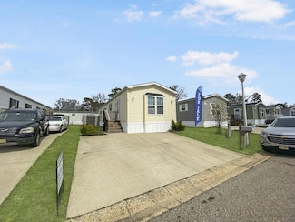 17 Otter Place Unit 6017, Whiting, NJ 08759