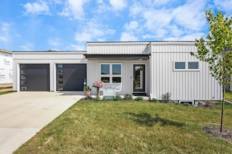 102 Boneset Ave, Poynette, WI 53955