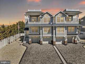 5 E 44th St, Beach Haven, NJ 08008