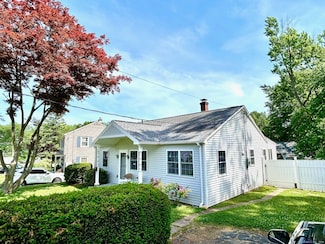 89 Cortland Cir, West Hartford, CT 06110