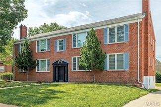 8124 Roxburgh Dr, Saint Louis, MO 63105