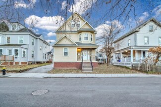 9 Whitman St, Dorchester Center, MA 02124