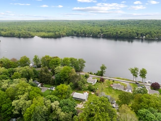 114 Wildwood Rd, Colchester, CT 06415