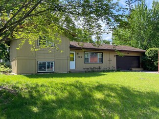 204 8th St N, Sartell, MN 56377