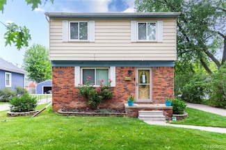 21809 Elizabeth St, Saint Clair Shores, MI 48080