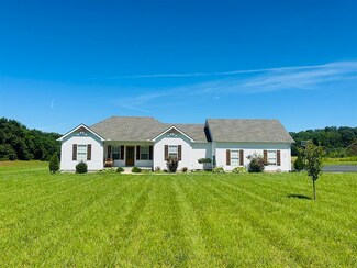 94 Rolling Field Ct, Scottsville, KY 42164