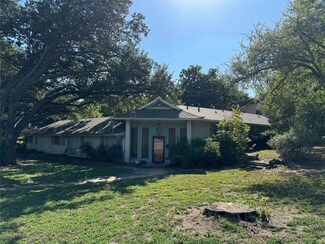 1208 W Red Bird Ln, Dallas, TX 75232