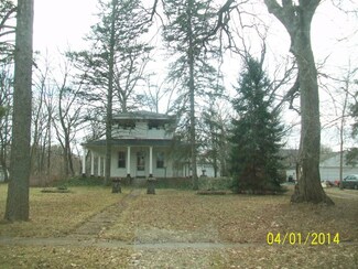 107 Beachway Dr, Fox River Grove, IL 60021