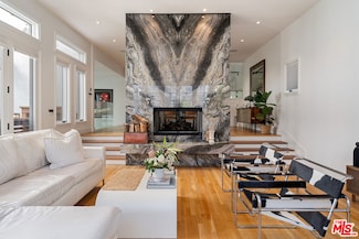 128 Roma Ct, Marina Del Rey, CA 90292