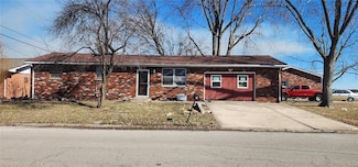 2 Eastgate Dr, Granite City, IL 62040
