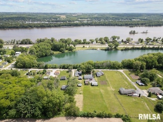 1240 Spruce St, Buffalo, IA 52728