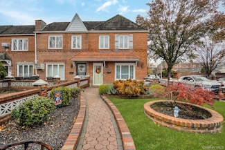 62-02 78th St, Middle Village, NY 11379