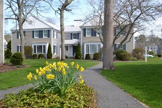 15 Pleasant St Unit N1, Harwich Port, MA 02646