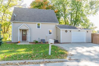 723 N 4th Ave, Winterset, IA 50273
