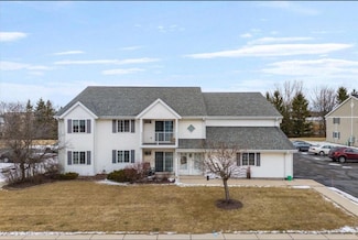 264 Minz Park Cir Unit 4, West Bend, WI 53095