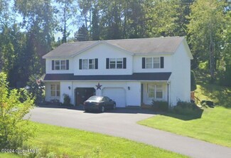 114-116 Meyer Rd, Clifton Park, NY 12065