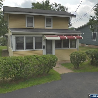 72 Demarest St, Norwood, NJ 07648