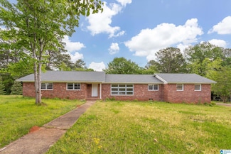 1012 Cloverdale Cir, Talladega, AL 35160