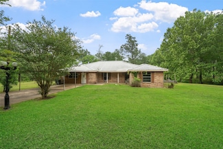 101 Walnut Dr, Coldspring, TX 77331
