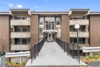 4108 Charlemagne Cir Unit 315, Pittsburgh, PA 15237