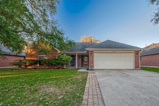 5126 Valley View Dr, La Porte, TX 77571