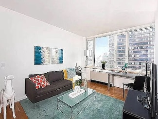 635 W 42nd St Unit 12M, New York, NY 10036