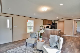 401 Blue Jay Ct, Granbury, TX 76049