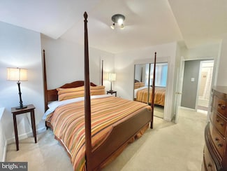 1021 Arlington Blvd Unit 417, Arlington, VA 22209
